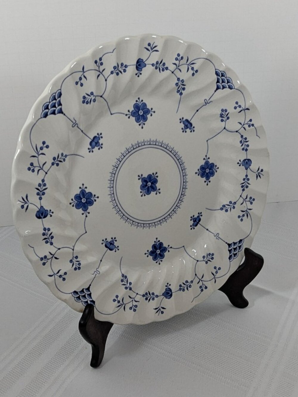 Dinner Plate Finlandia Pattern By Myott Staffordshire England 10 Inch